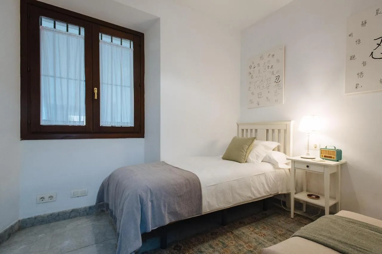 Apartment In Former Monastery With Patio In City Centre Free Parking