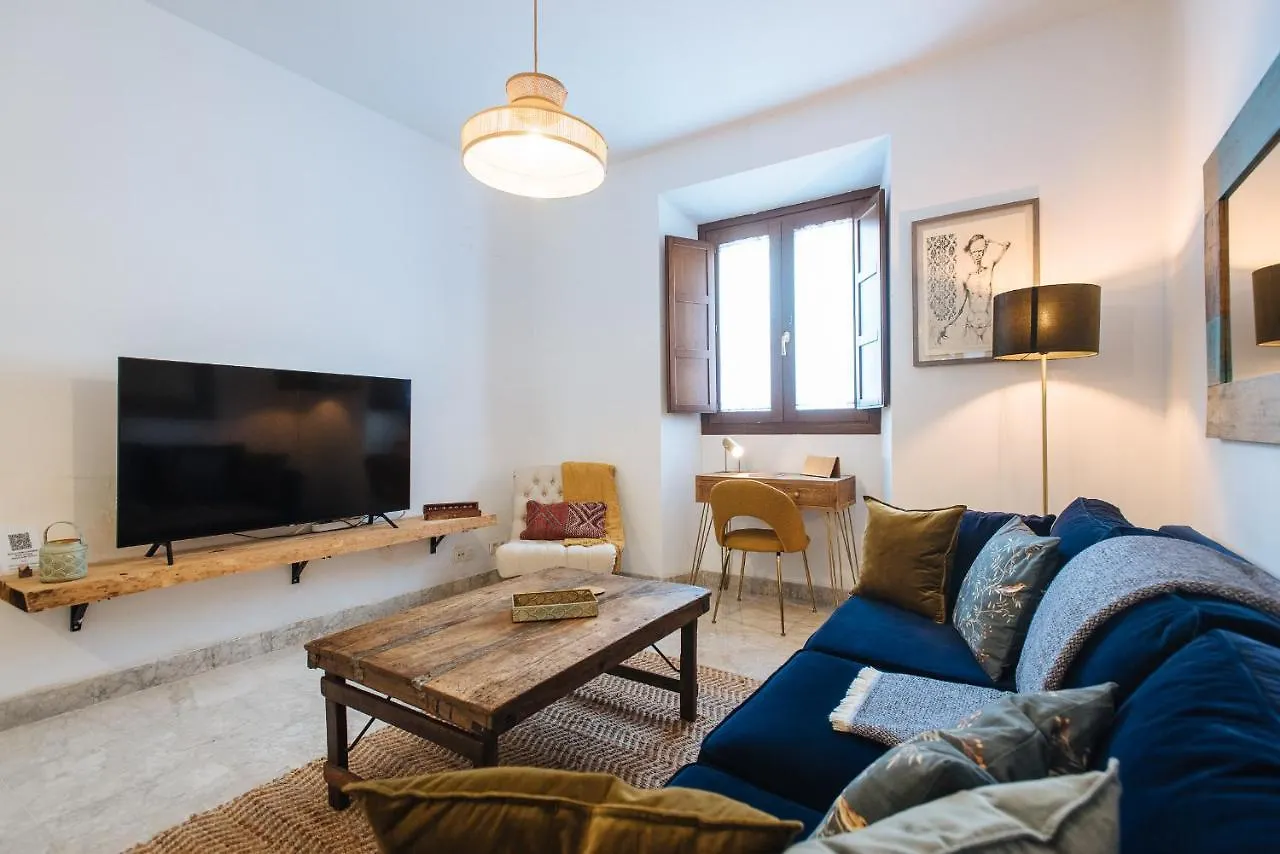 Apartment In Former Monastery With Patio In City Centre Free Parking 0*, Seville Spain