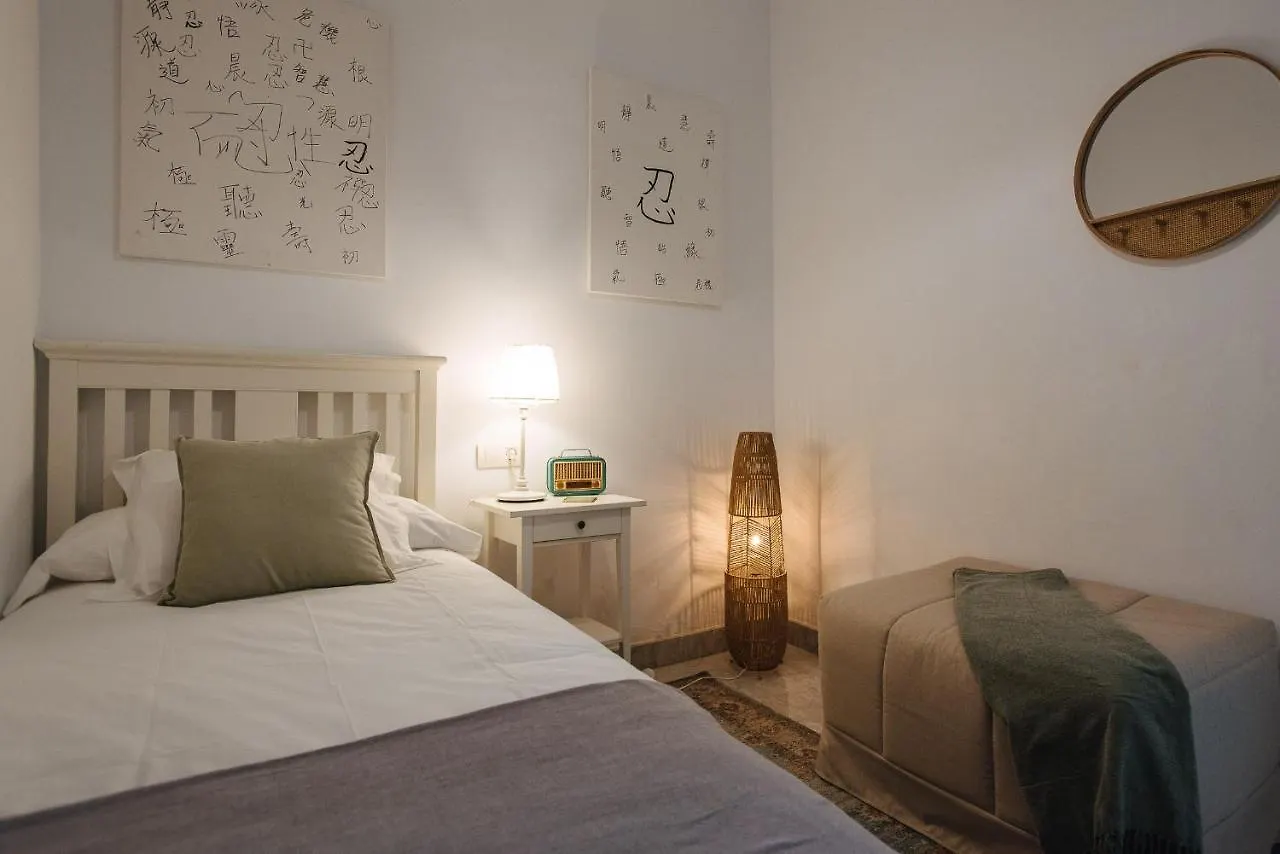 Apartment In Former Monastery With Patio In City Centre Free Parking 0*, Seville