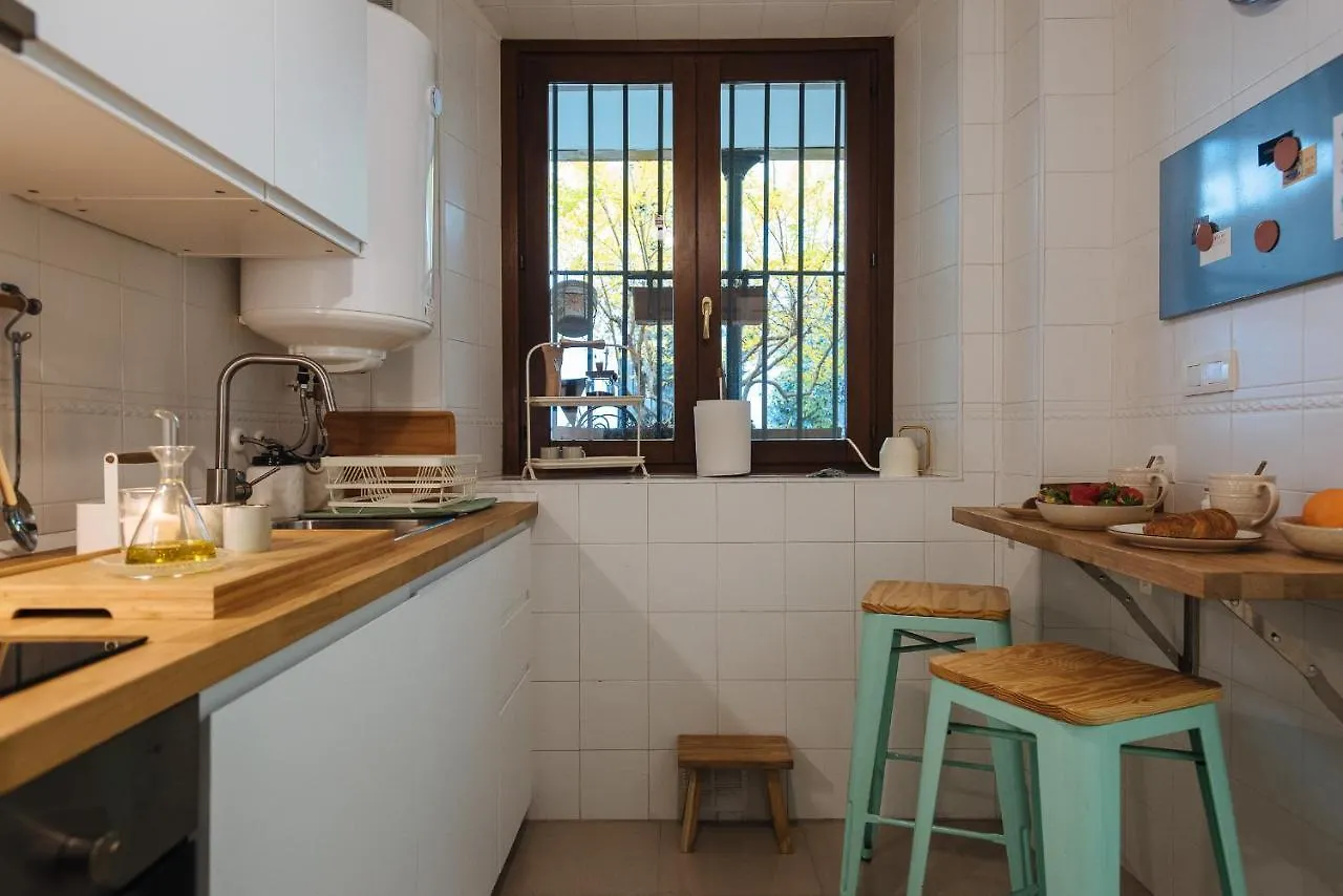 Apartment In Former Monastery With Patio In City Centre Free Parking